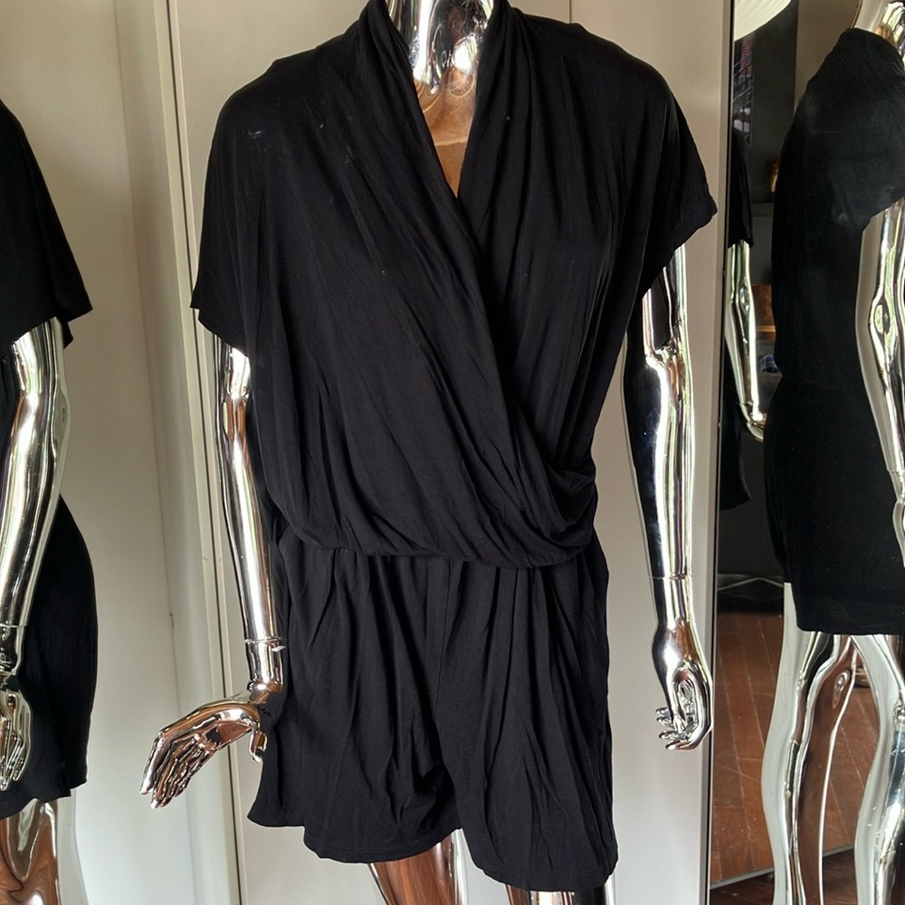 Short jump suit